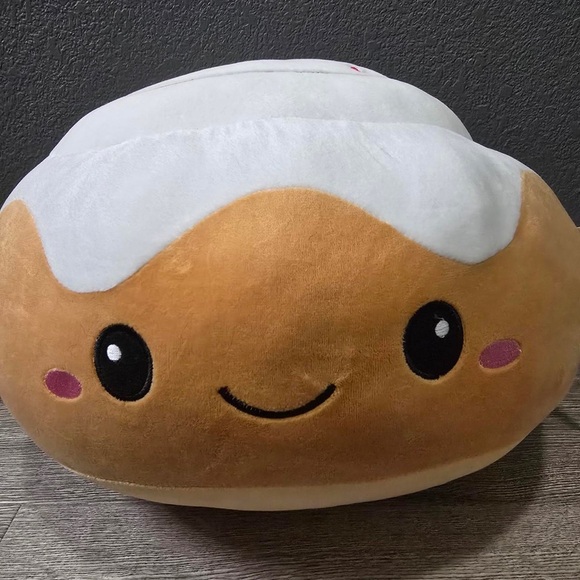 NWT Food Sweet Plush Cinnamon Roll Pillow Swirly Icing Top With Hearts - Picture 2 of 7